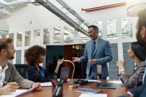 Sancionada lei que cria o Programa Emprega +Mulheres